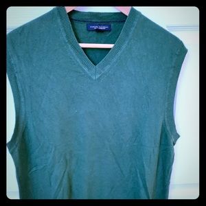 Men’s vneck sweater vest